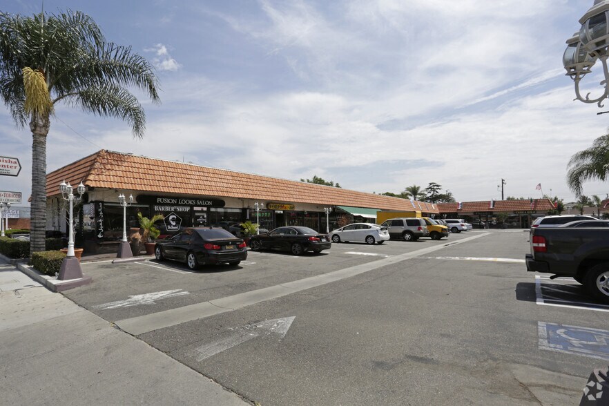 Primary Photo Of 512-518 S Brookhurst St, Anaheim Storefront For Lease