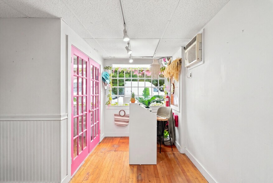 More Photos Of 33-37 S Main St, Ipswich Storefront Retail Residential For Sale