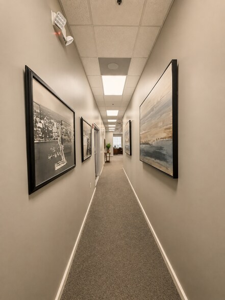 More Photos Of 22 S Links Ave, Sarasota Office For Lease