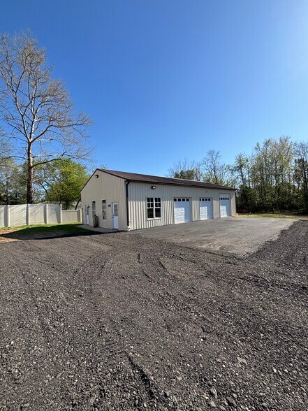 More Photos Of 28795 Three Notch Rd, Mechanicsville Flex For Lease