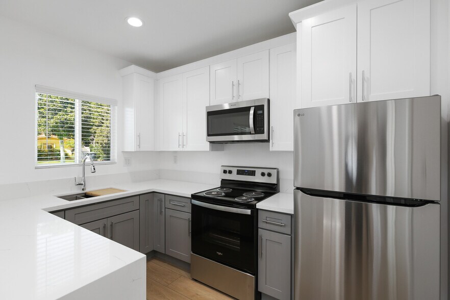 More Photos Of 1200 W Sycamore Ave, Orange Apartments For Sale