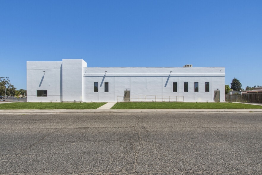 More Photos Of 635 Fairfield Dr, Merced Movie Theatre For Sale