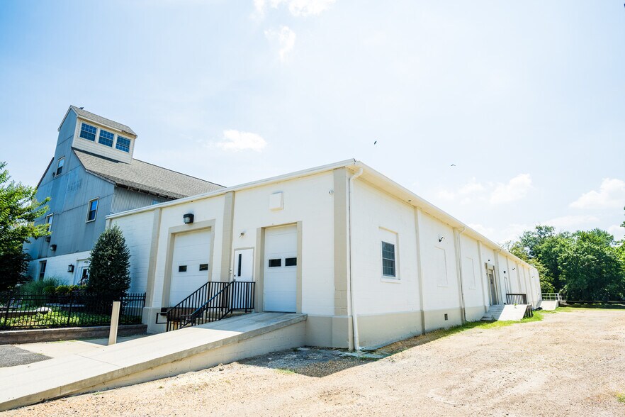 Primary Photo Of 105 Market Pl, Glassboro Light Distribution For Lease