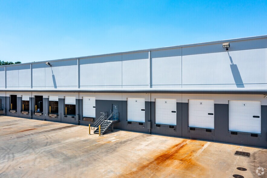 More Photos Of 7515 Hartman Industrial Way, Austell Distribution For Lease