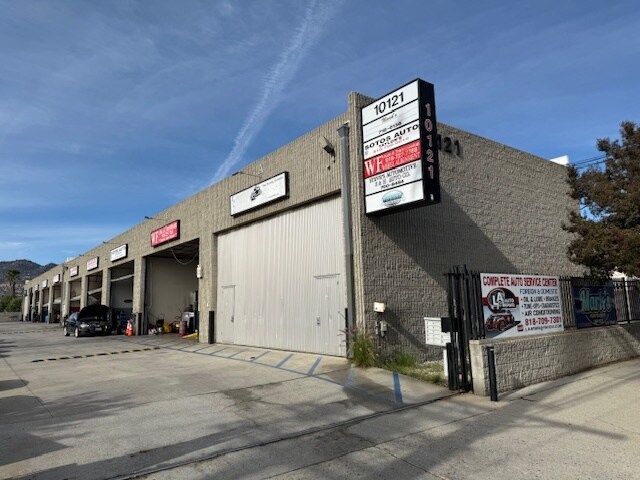 Primary Photo Of 10121 Canoga Ave, Chatsworth Warehouse For Lease