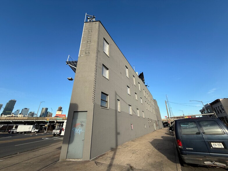 More Photos Of 51-03 Van Dam St, Long Island City Warehouse For Lease