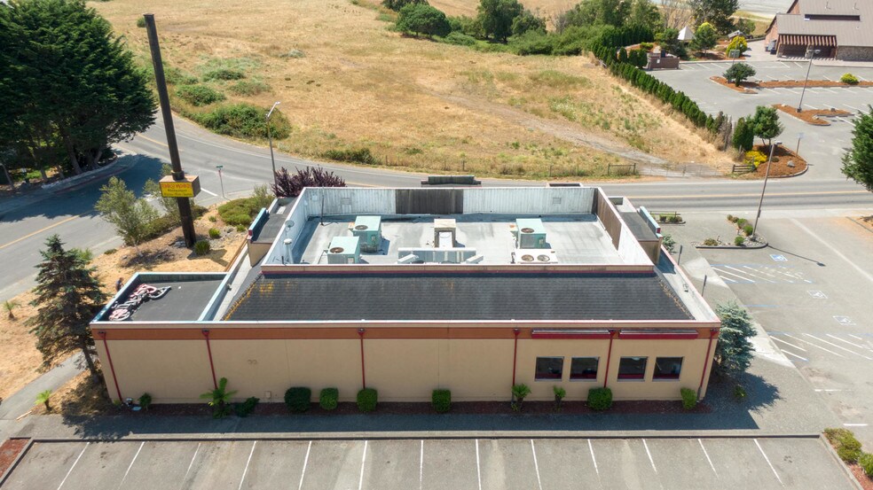 More Photos Of 1875 Riverwalk Dr, Fortuna Restaurant For Sale