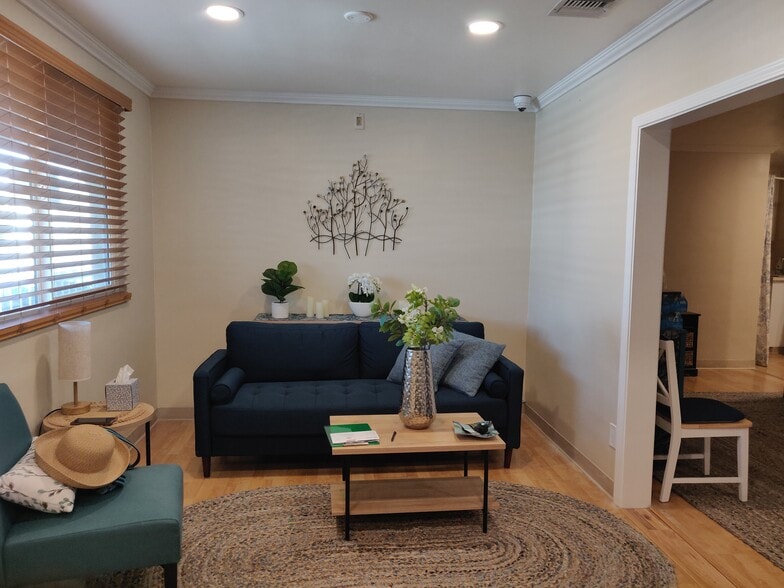 Primary Photo Of 4533 College Ave, San Diego Medical For Lease