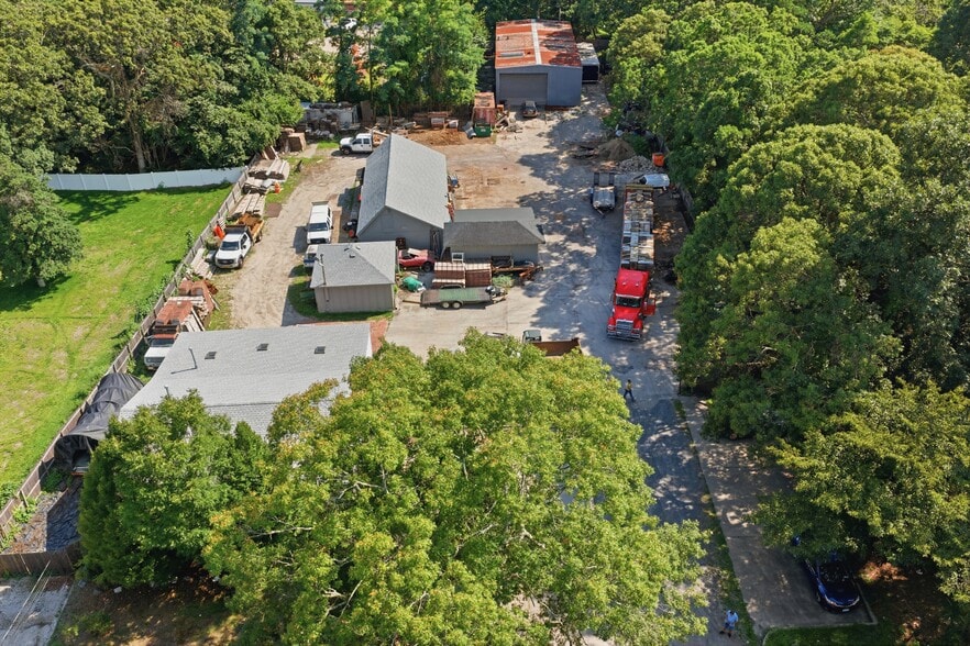 More Photos Of 460 Granny Rd, Medford Warehouse For Sale