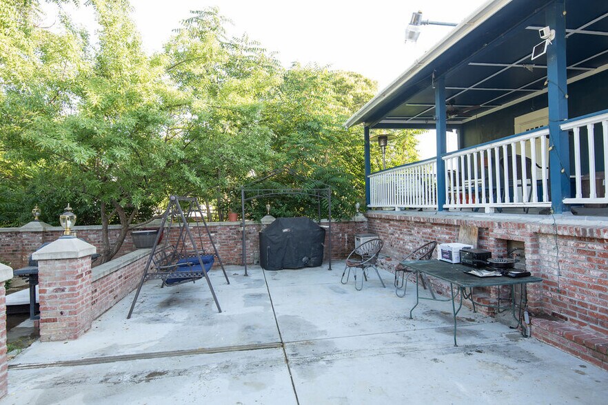 More Photos Of 18239 Main St, Jamestown Hotel For Sale