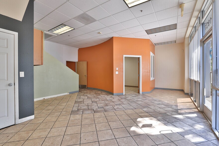 More Photos Of 1925-1949 Concourse Dr, San Jose Light Distribution For Sale