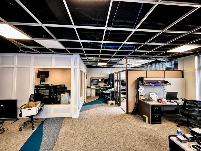 More Photos Of 102 Washington St, Manlius Office For Sale