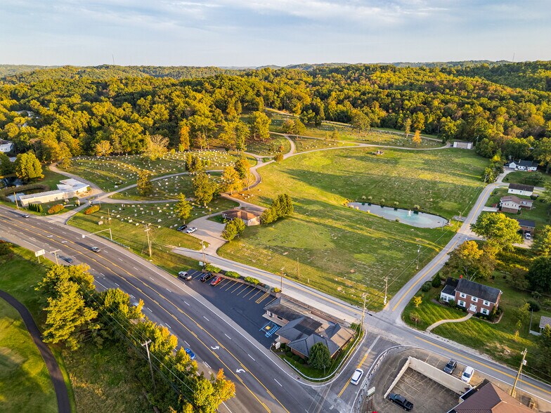 More Photos Of 5555 Us-60 E, Huntington Office For Sale