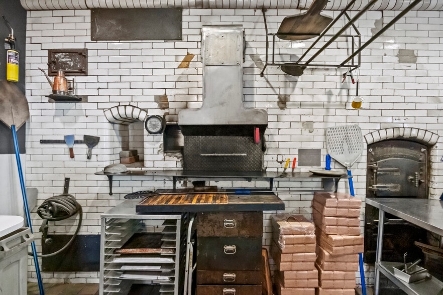 More Photos Of 338 Hamilton Ave, Brooklyn Storefront Retail Residential For Lease