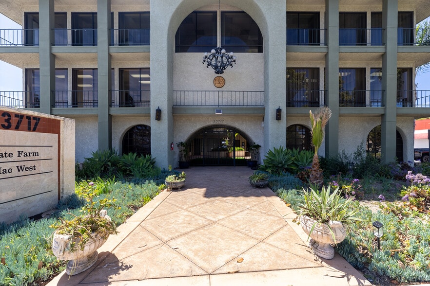 Primary Photo Of 23717 Hawthorne Blvd, Torrance Office For Lease