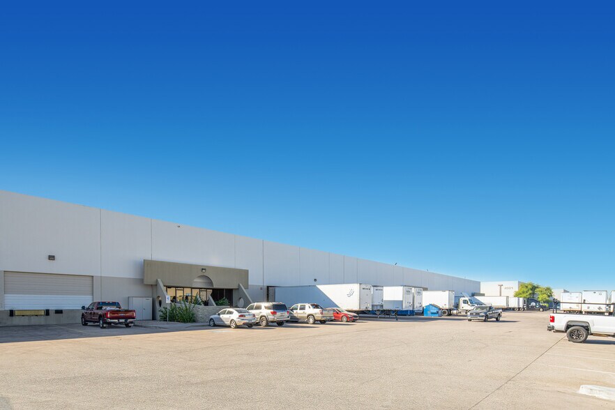 More Photos Of 4441 W Polk St, Phoenix Manufacturing For Lease