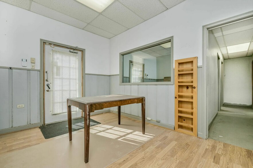 More Photos Of 712 SW 5th Ave, Amarillo Light Manufacturing For Sale