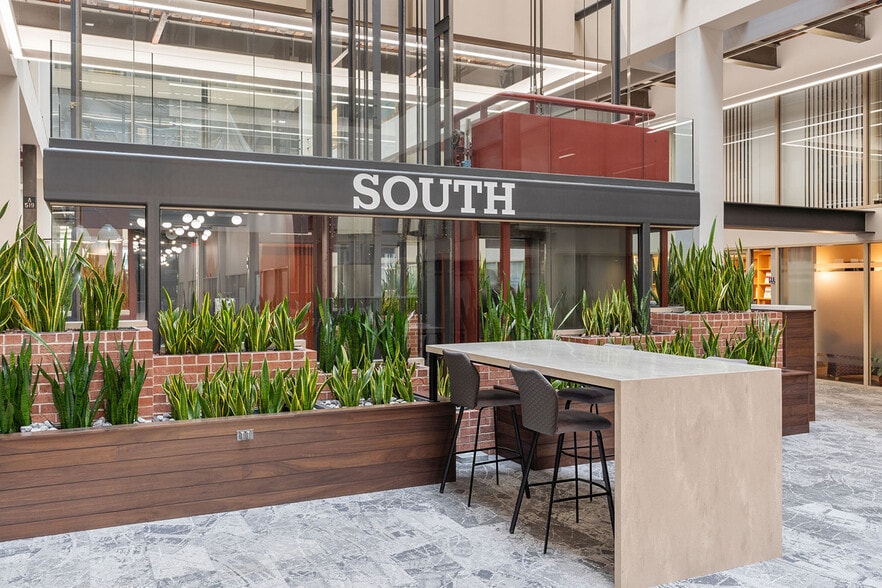 More Photos Of 2550 University Ave W, Saint Paul Unknown For Lease