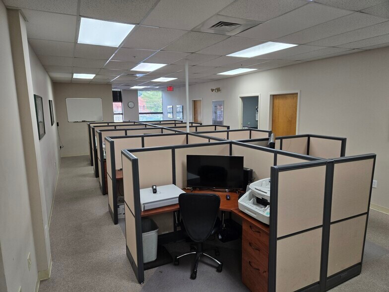 More Photos Of 8227 Cloverleaf Dr, Millersville Light Manufacturing For Sale