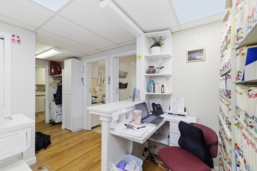 More Photos Of 1051 Beacon St, Brookline Medical For Sale