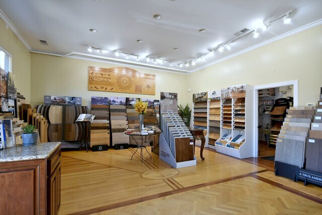 More Photos Of 1024-1036 Busse Hwy, Park Ridge Showroom For Sale