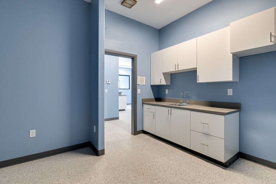 More Photos Of 3305 NW 192nd St, Edmond Healthcare For Sale