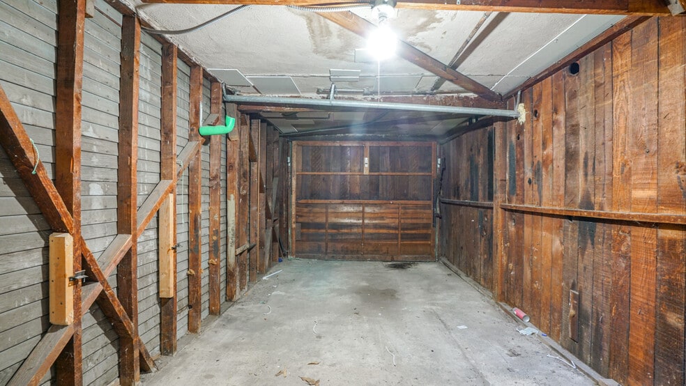 More Photos Of 1111 W 47th St, Los Angeles Apartments For Sale