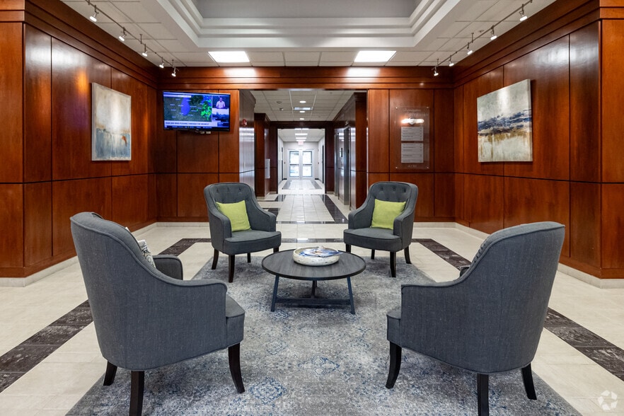 More Photos Of 903 N 47th St, Rogers Office For Lease