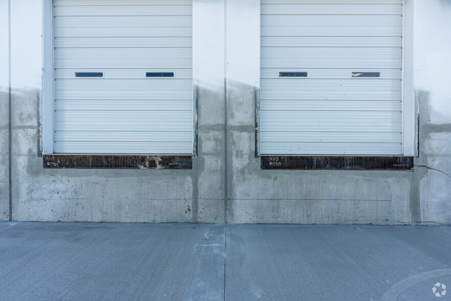More Photos Of 2327 N Nellis Blvd, Las Vegas Distribution For Lease