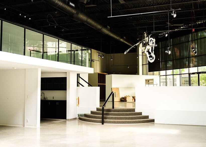 More Photos Of 1520 S Tryon St, Charlotte Light Manufacturing For Lease