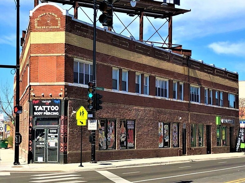 More Photos Of 3200-3220 N Milwaukee Ave, Chicago Storefront Retail Office For Lease