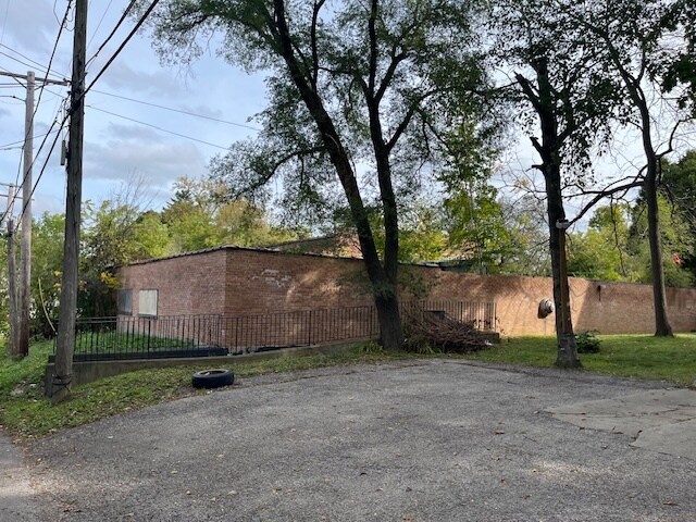 More Photos Of 574 S McAlister Ave, Waukegan Schools For Sale