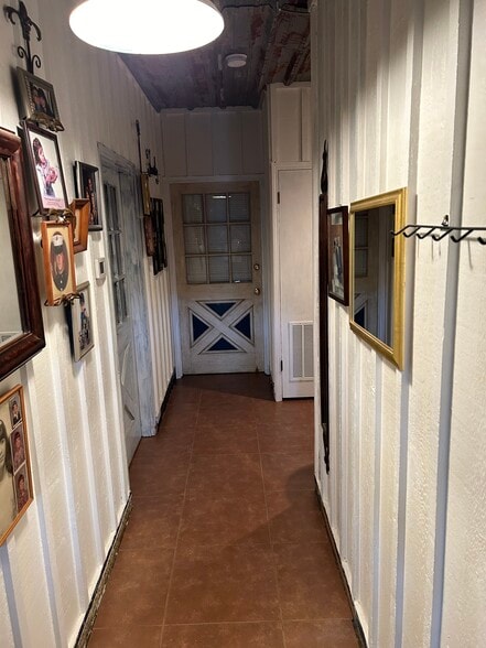 More Photos Of 92 Woodsdale Dr, Holiday Island Self Storage For Sale