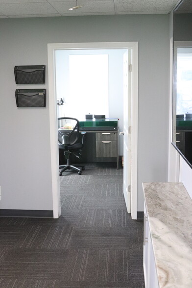 More Photos Of 4583 American Road rd, Rockford Flex For Lease