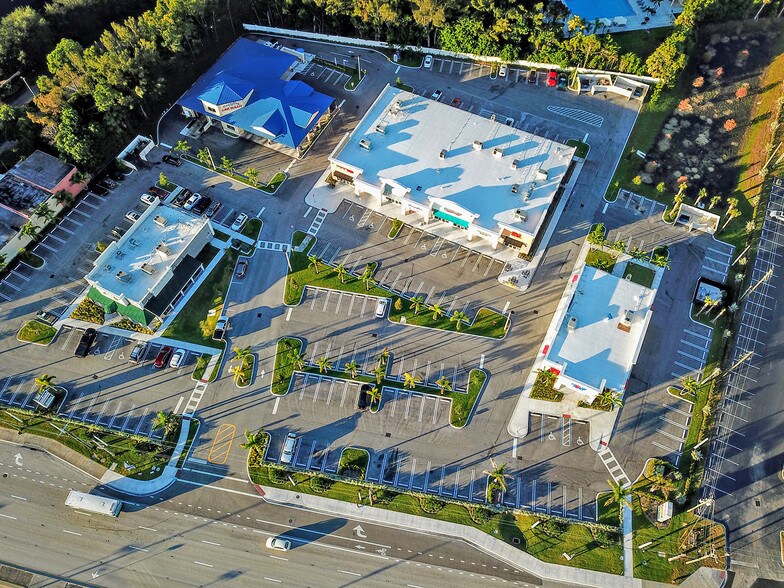 More Photos Of 2650 SE Federal Hwy, Stuart Storefront For Lease