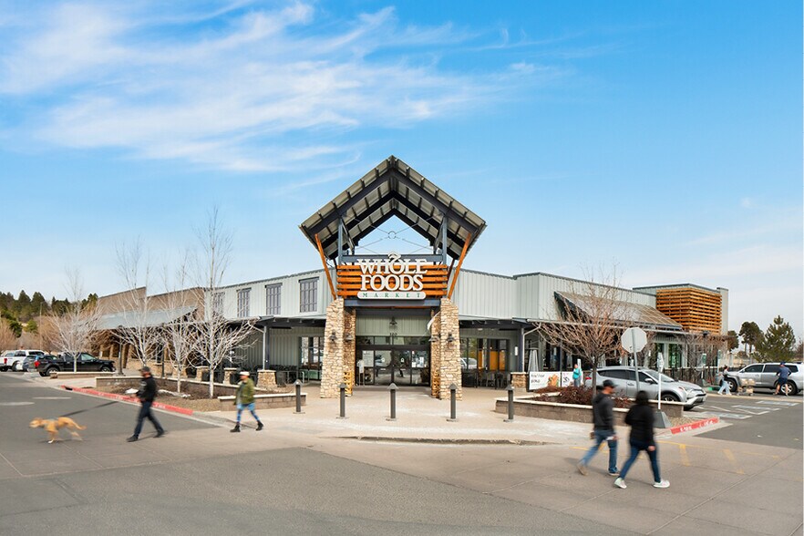 More Photos Of 320 S Cambridge Ln, Flagstaff Supermarket For Sale