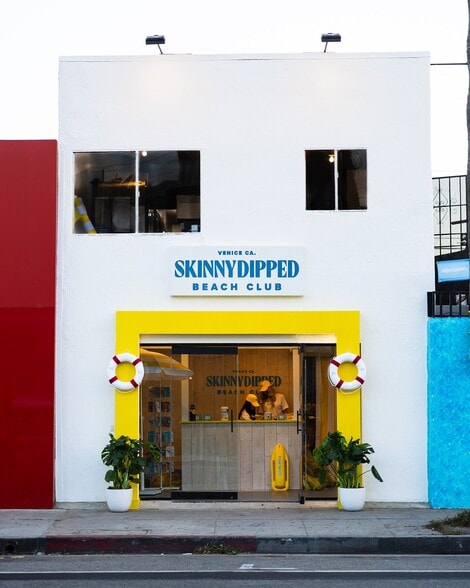 More Photos Of 1302-1306 Abbot Kinney Blvd, Venice Storefront Retail Residential For Lease