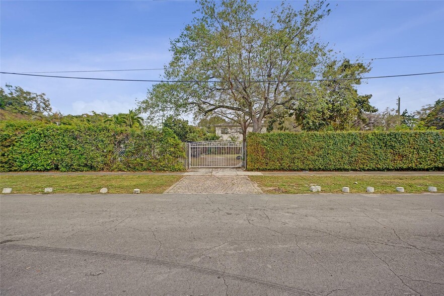 More Photos Of 11809 NE 1st Ave, Miami Land For Sale