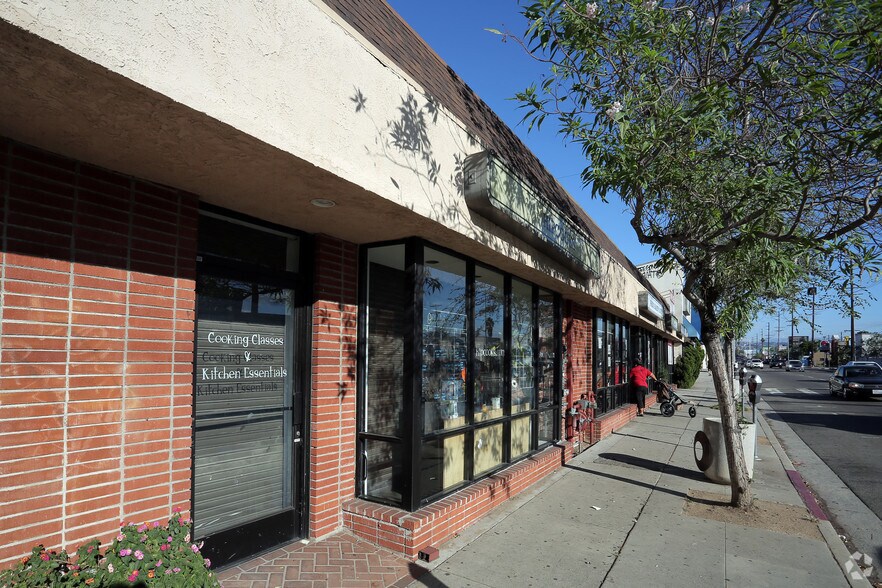More Photos Of 2821-2835 S Robertson Blvd, Los Angeles Freestanding For Lease