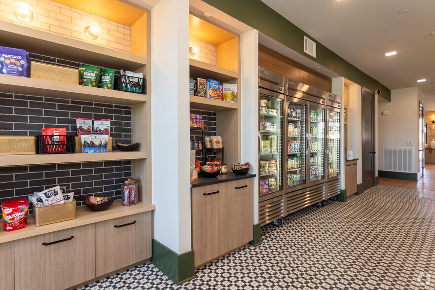 More Photos Of 930 W Mallard Creek Church Rd, Charlotte Apartments For Lease