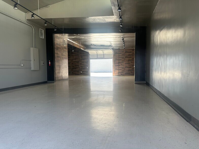 More Photos Of 7255 Atoll Ave, North Hollywood Manufacturing For Lease