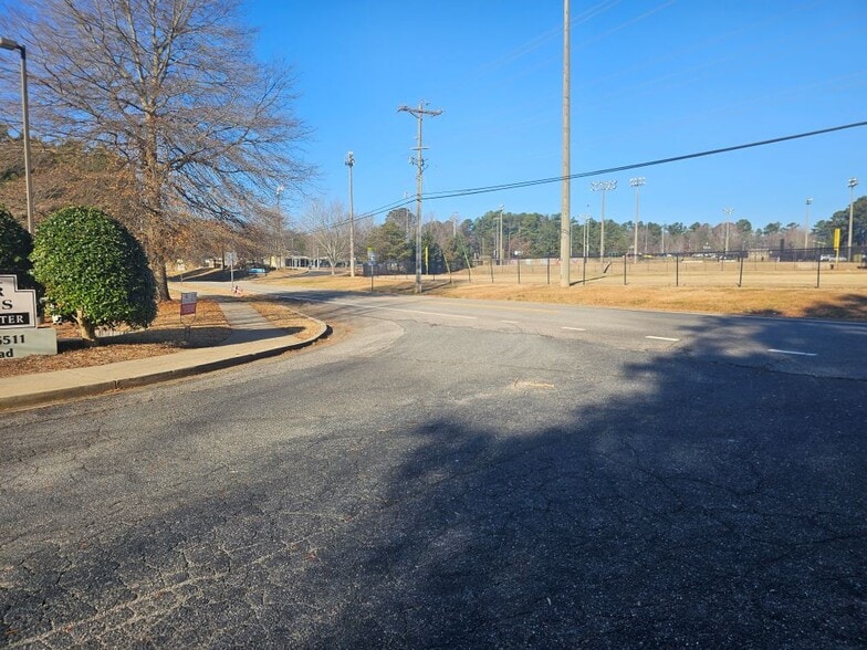 More Photos Of 5509 Radford Rd, Flowery Branch Office For Sale