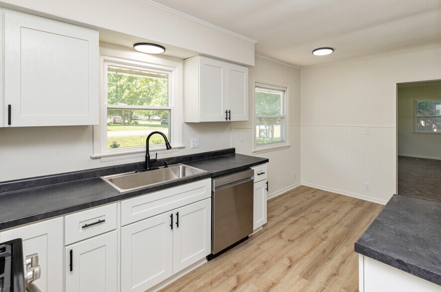 More Photos Of 1100 2nd St NE, Bondurant Industrial For Sale