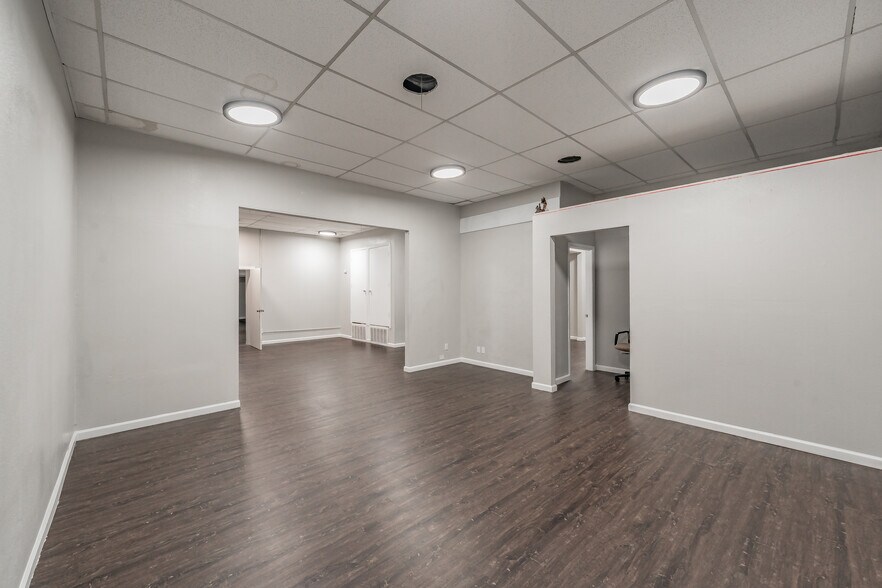 More Photos Of 7235 Glenview Dr, Richland Hills Office For Sale