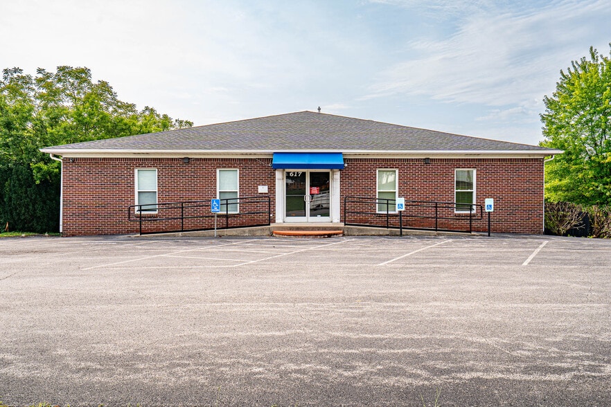 Primary Photo Of 617 Mulberry St, Elizabethtown Office For Sale
