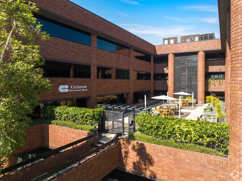 More Photos Of 625 Fair Oaks Ave, South Pasadena Office For Lease