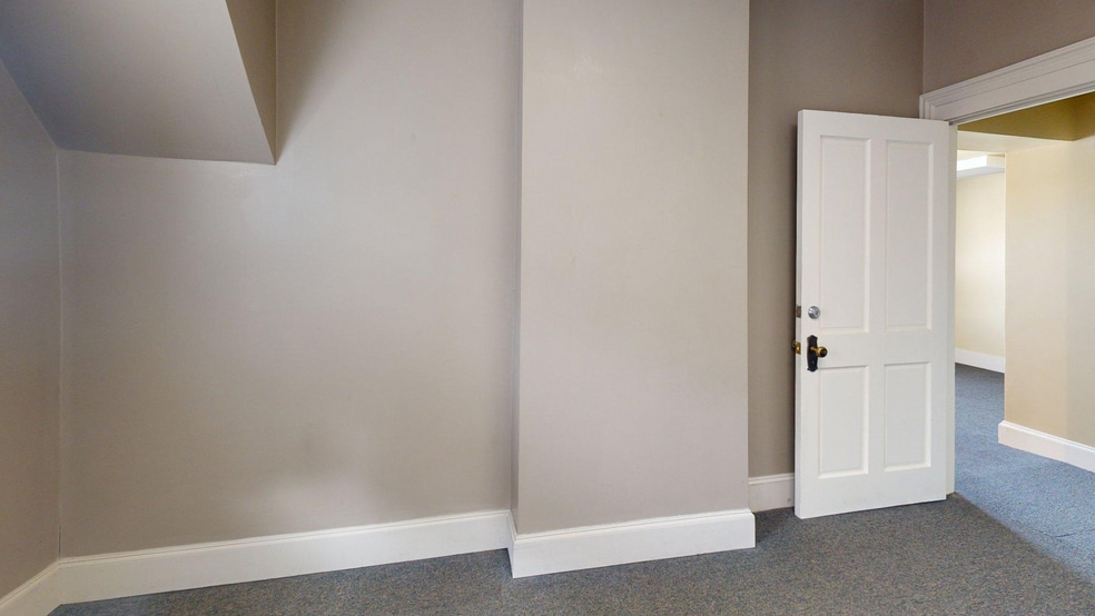 More Photos Of 614 W Berry St, Fort Wayne Office For Sale