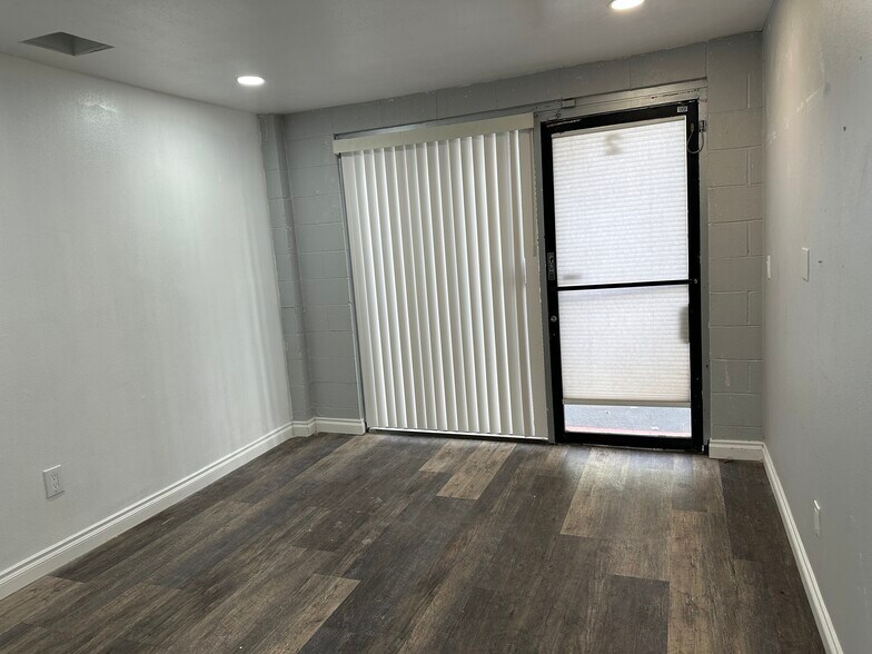 More Photos Of 9340 Corbin Ave, Northridge Warehouse For Lease