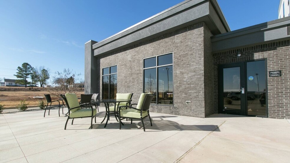 More Photos Of 915 Ada Webb Dr, Stroud Hotel For Sale