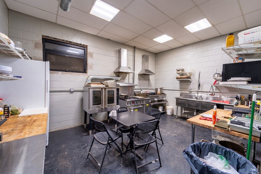 More Photos Of 255 E 167th St, Harvey Distribution For Lease